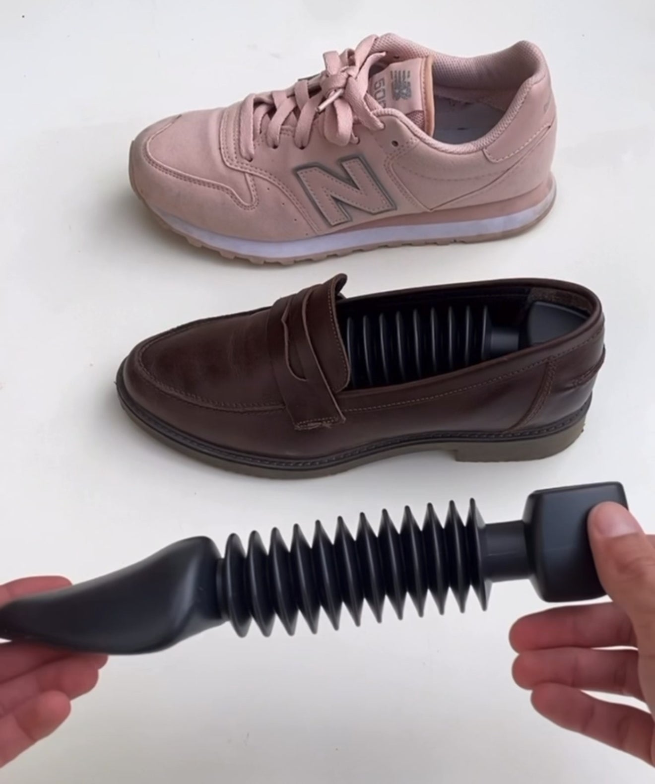 Embauchoir chaussure                              قالب حذاء بلاستيكي